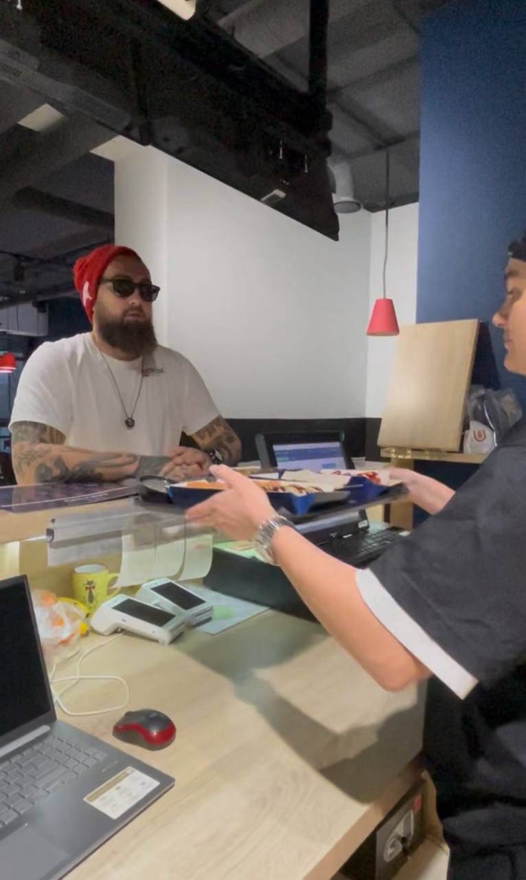 Продуктовий момент — видача замовлення